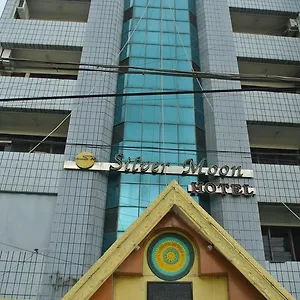 silver-moon-hotel.yangonhotels.org/